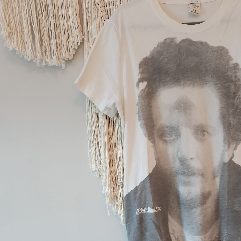 Abercrombie & Fitch White Graphic Tee